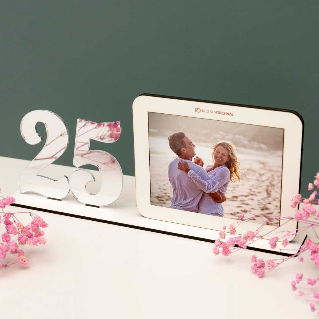 Cojín personalizado para pareja, regalo de aniversario 25 x 25 cms