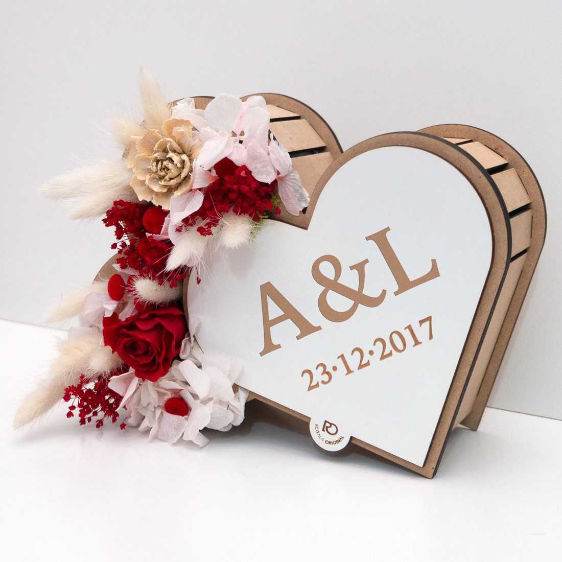 Caja de regalo personalizada con flores preservadas